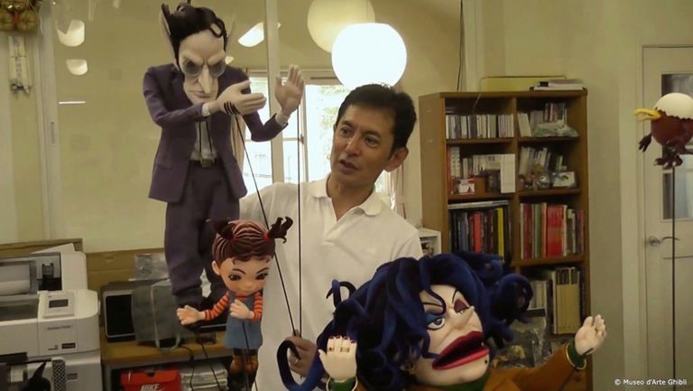 Goro Miyazaki presenta Earwig and the Witch el espectáculo de marionetas.